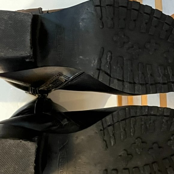 Women's size 6, Black Leather Up, Steel Shank, 2inch Heel Motorcycle Boots - Picture 6 of 12